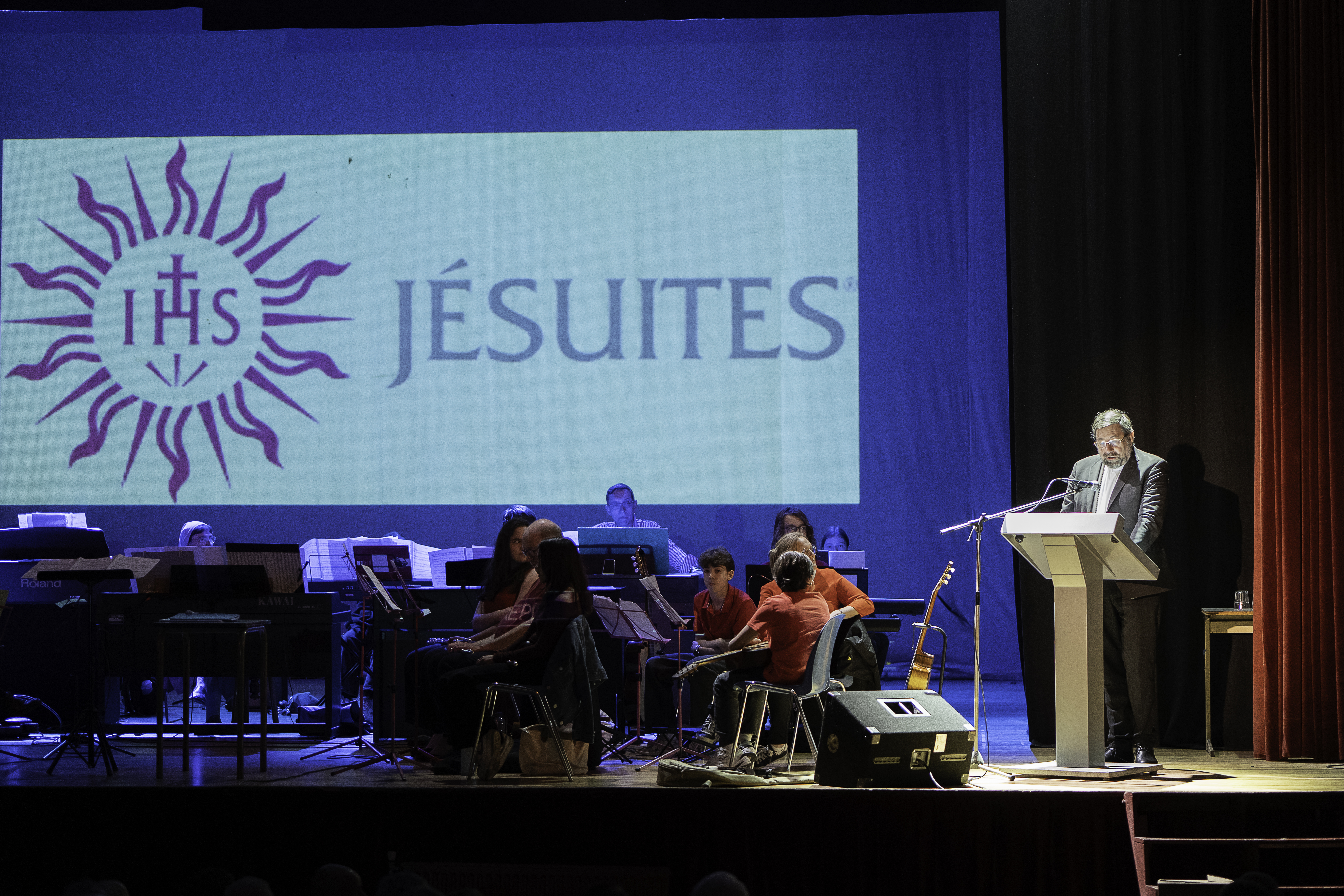 Mgr Jean-Pierre Delville prend la parole lors de la séance académique